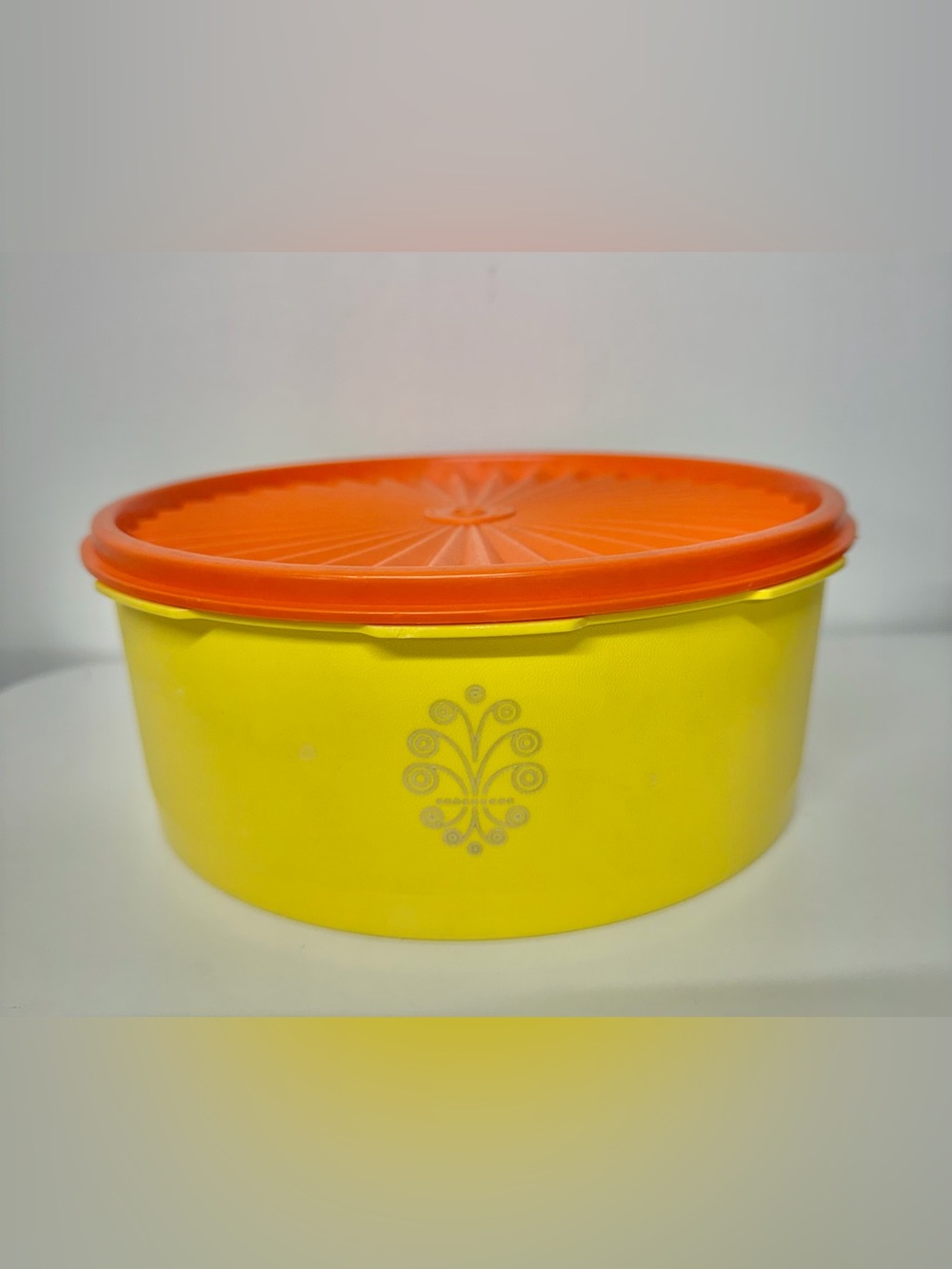 VINTAGE 1970s Tupperware Servalier Storage Canister